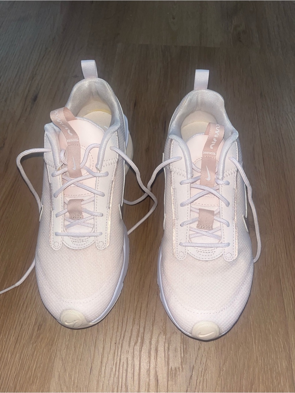 NIKE Women's AIR MAX